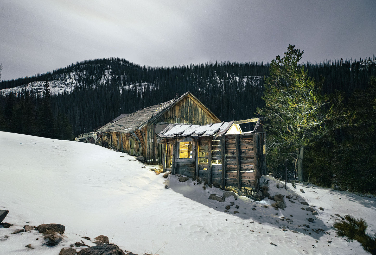 002 - Hunter Saillen - Ghost Town 002